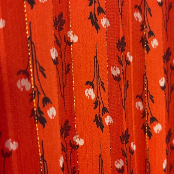 Red Flutter Sleeve V-Neck Sundress - Picture 4 of 7